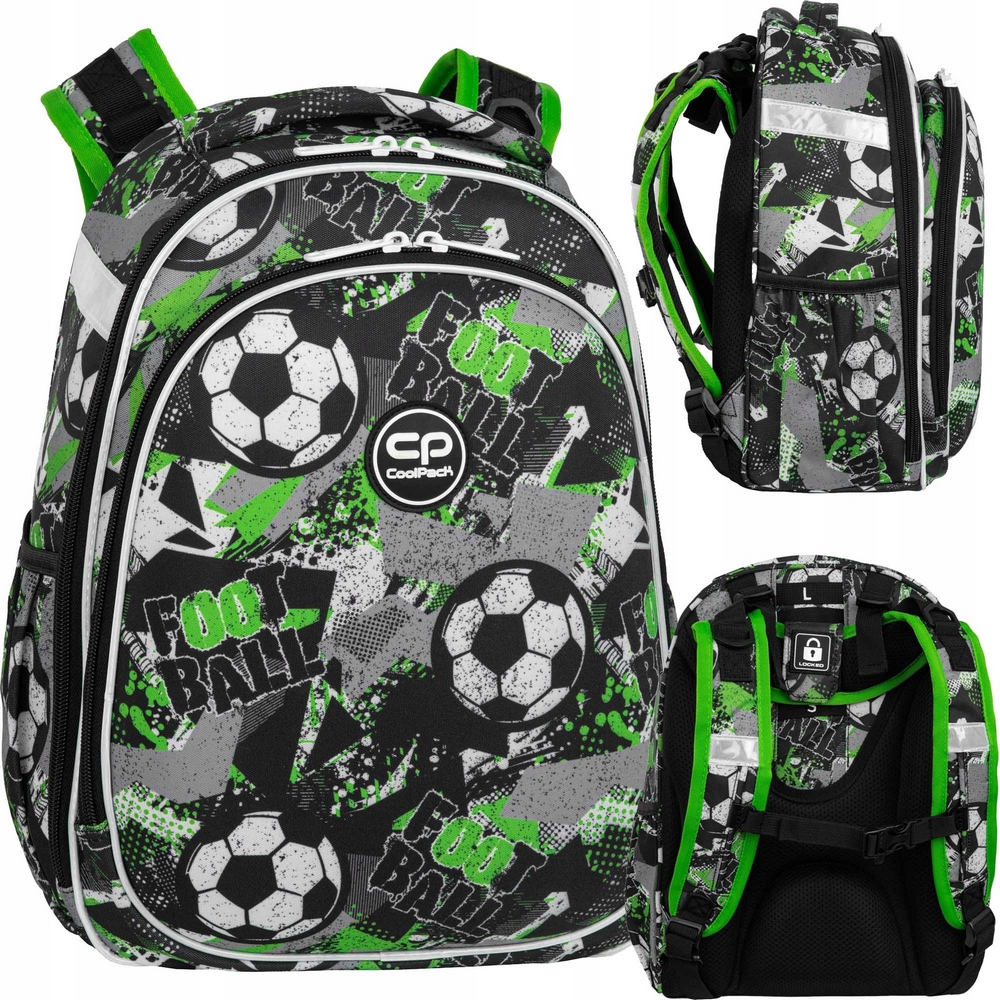 Ultralehký školní batoh Coolpack Turtle pre chlapcov s futbalovým dizajnom